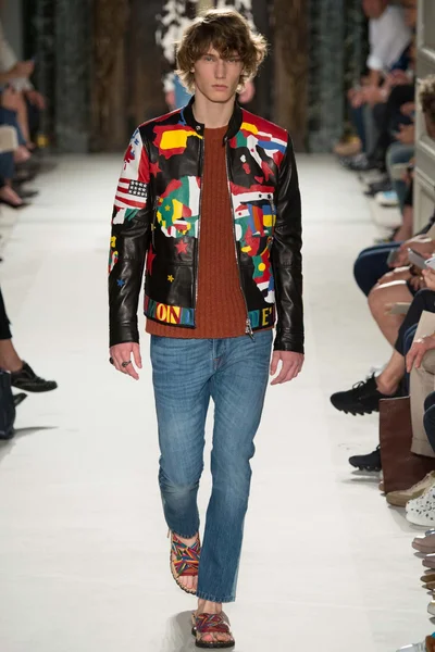 Look 49